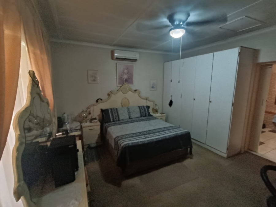 To Let 3 Bedroom Property for Rent in Oos Einde North West